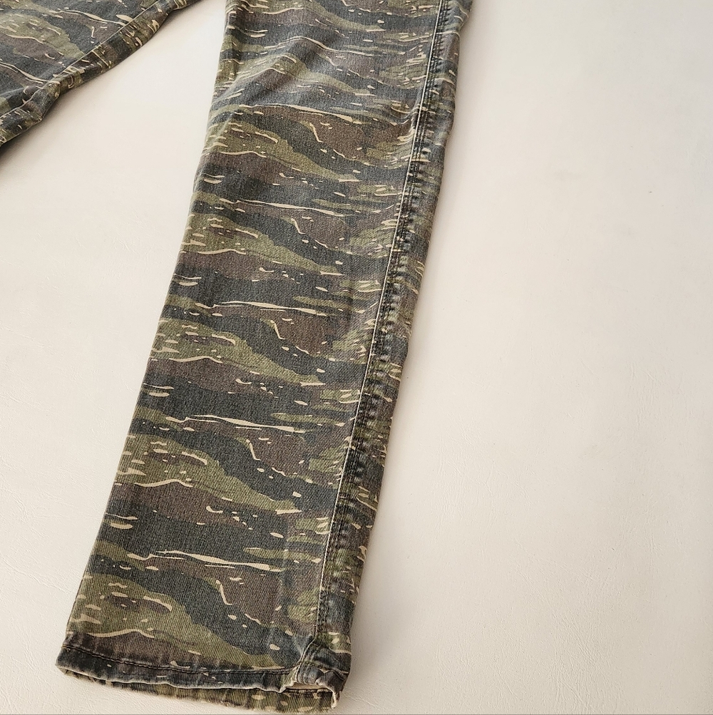 Koto x UO Skinny Tiger Print Camo Men Chino - Picture 4 of 15